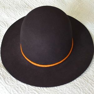 Brixton Sol black hat. Stiff brim. Rope detail.